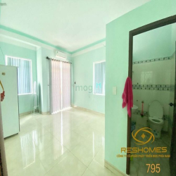 Cho thuê Toà nhà +hầm mặt tiền Chợ  Kinh Doanh Đẹp  Ngay Trung Tâm Chợ