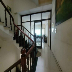 Bán Nhà 1 Trệt 3 Lầu Mặt Tiền Đường 449 Lê Văn Việt Ngay ĐH GTVT