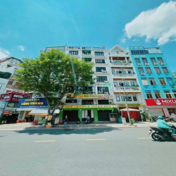 Bán gấp nhà mặt tiền Quận 3, ngang 10m 6 Lầu. HĐT 55tr/tháng