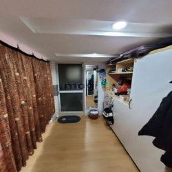 Tập thể tầng 1 cách đường Trung Kính 100m, ô tô đỗ trước cửa cả ngày