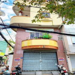 Nhà 2 lầu và sân thượng góc 2 mặt tiền đường Lý Tự Trọng, Cần Thơ