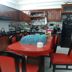 Bán nhà 5 tầng, đường xe hơi, khu VIP xóm đạo.