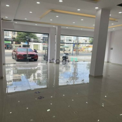 Cho thuê nhà mặt tiền 8X19 đường Cách Mạng Tháng 8, Phường 7, Tân Bình