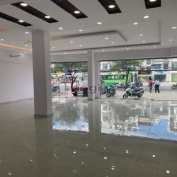 Cho thuê nhà mặt tiền 8X19 đường Cách Mạng Tháng 8, Phường 7, Tân Bình