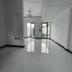 Ngộp ngân hàng bán gấp Nhà Hiện Đại 4.0 ngay Tp.Tây Ninh giá 1ty325tr