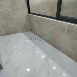 Nhà Hẻm Xe Hơi💦Lê Lợi Phường 4💦4x17m 3 Lầu Cầu Thang Cuồi Nhà💦18TR