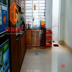 Nhà bán gấp khu D2D gần trường mầm non Thống Nhất 132m2 giá 9,8 tỷ