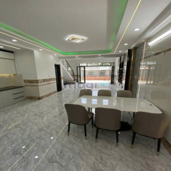 Nhà 1 Trệt 1 Lững 2 Lầu Đường Võ Văn Hát Ngay ĐH Tài Chính Marketting