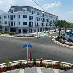 Bán gấp nhà phố Amelia Villa CDT phú Mỹ Hưng cắt lỗ, Giá chỉ 10ty5/căn