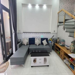 Đổ nợ chú hai bán nhanh nhà mặt tiền CMT8 Quận 3 52m2 995tr HXH