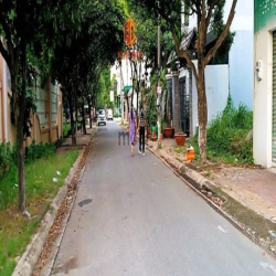 Nhà bán gấp khu D2D gần trường mầm non Thống Nhất 132m2 giá 9,8 tỷ