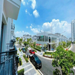 Bán gấp nhà phố Amelia Villa CDT phú Mỹ Hưng cắt lỗ, Giá chỉ 10ty5/căn