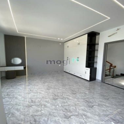 Nhà 1 Trệt 1 Lững 2 Lầu Đường Võ Văn Hát Ngay ĐH Tài Chính Marketting