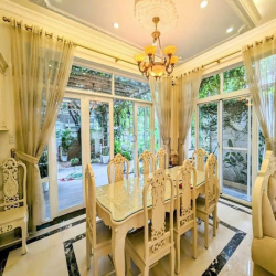Cho thuê biệt thự song lập Hưng Thái 4PN 360m2 đầy đủ nội thất 3500$