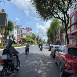 Nhà lầu diện tích rộng mặt tiền đường 30/4, Ninh Kiều, Cần thơ