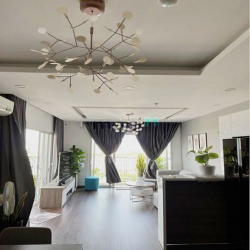 Cho thuê căn hộ Penthouse Monarchy 3PN đầy đủ nội thất sân vườn view