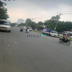 Bán nhà Góc 2 MT đường Số 32, 10 x 20m, 3.5 tấm, giá 31,5 tỷ.Tên Lửa