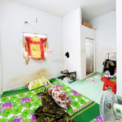 Diện Tích Khủng 40m2. Hẻm 4m. Ko bị QH. Cách Q1 2km. Tiện làm nhà trọ
