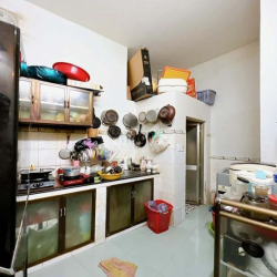 Diện Tích Khủng 40m2. Hẻm 4m. Ko bị QH. Cách Q1 2km. Tiện làm nhà trọ