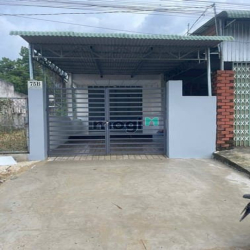 Bán nhà cấp 4, mới, sạch sẽ, mới dọn ở ngay