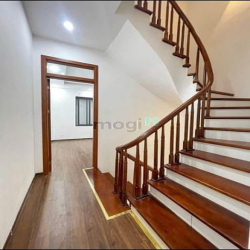 Nhà Phân Lô- Siêu Rẻ Đẹp Phố Lê Trọng Tấn-42m2 4 Tầng 8.4 tỷ
