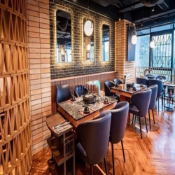 Mặt tiền 10m 600m2 khu Phố Cổ - Vị trí cho Nhà Hàng Cafe chuỗi cực đẹp