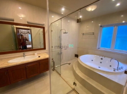 Cho thuê căn biệt thự tự xây nam thông có hầm và 5 phòng ngủ, nội thất