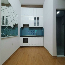 Mới đẹp - Nở hậu - Có sân để xe - 60m2 x 3 tầng - Ngõ 10 Láng Hạ