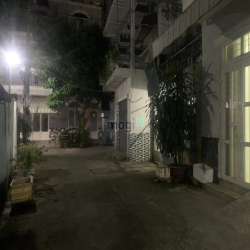 Nhà Hoàng Hoa Thám P.5 Phú Nhuận 4 Tầng HXH DT 67M2 Giá 9.8 Tỷ.