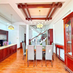 Biệt Thự Góc 3 Lầu  8X30M Hẻm Xe Hơi NGUYỄN VĂN LINH, QUẬN 7.