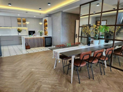 Bán Penhouse Cảnh Viên PMH Q7. DT 200m2, nhà  mới đẹp, view công viên.