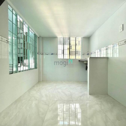 Cho thuê duplex ngay ngã tư hàng xanh_ đi bộ hutech_Nội thất cơ bản
