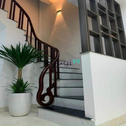 Bán Nhà 5 Tầng Sau Chợ Thạch Bàn, Full Nội Thất, Ô Tô Đỗ Cửa - 3.8 Tỷ