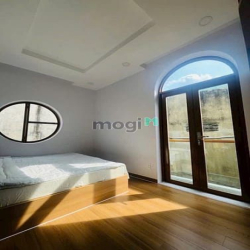 Nhỉnh 4 tỉ Nhà 2 TẦNG/3PN dọn vào ở ngay- Giáp Q1  NỘI THẤT Mới toanh