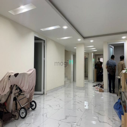 Bán Biệt thự, ngang 9m, Huỳnh Văn Bánh Phú Nhuận 190m2 5T chỉ 29,5 tỷ.