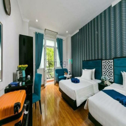 Bán khách sạn phố cổ - Hoàn Kiếm - vị trí đắc địa - 150m - MT 8m- 130ỷ
