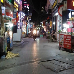 CẨU GIẤY : 5T oto vào + kinh doanh đa dạng