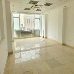Cho thuê văn phòng 45m2 mặt phố Quán Thánh giá 11tr/tháng