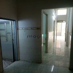 Bán nhà (4.5x16)  lô góc tân chánh hiệp 34, quận 12 - hxh cách 10m