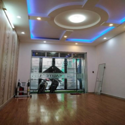 CỰC RẺ 28tr! Cho thuê nhà HXH Đ. Cách Mạng Tháng 8 Q10 - 4x20m.
