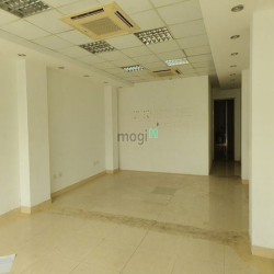 Cho thuê văn phòng 45m2 mặt phố Quán Thánh giá 11tr/tháng