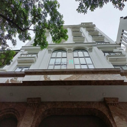 Bán khách sạn phố cổ - Hoàn Kiếm - vị trí đắc địa - 150m - MT 8m- 130ỷ