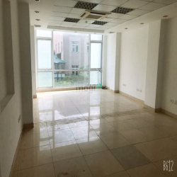 Cho thuê văn phòng 45m2 mặt phố Quán Thánh giá 11tr/tháng
