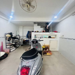 Bán gấp nhà Hồ Thị Kỷ. quận 10.HXH