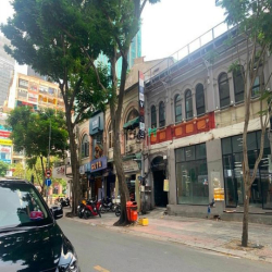 Cho thuê nhà 17 Huỳnh Thúc Kháng, Quận 1. DT: 4x17m, 1 trệt 1 lầu