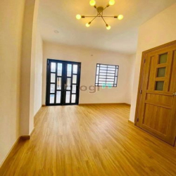 NHÀ MỚI ĐẸP- PHƯỜNG 2 PHÚ NHUẬN- SÁT HẺM Ô TÔ- 110m2- 3 Tầng- Gần 5 Tỷ
