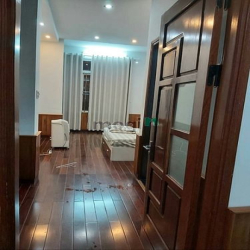 Cho thuê nhà 3 tầng 170m2 mặt tiền đường Nguyễn Sơn, Hải Châu