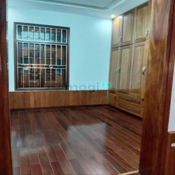 Cho thuê nhà 3 tầng 170m2 mặt tiền đường Nguyễn Sơn, Hải Châu