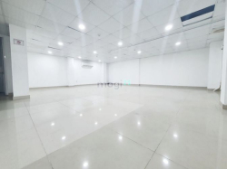 Văn phòng 90m2 Giá rẻ - Tiện nghi - View kính đường Trần Huy Liệu