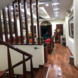 Bán nhà Sài Đồng 38m2, ngõ thông, ô tô chạy vòng quanh, giá chỉ 5.3 tỷ